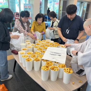 어르신 문화활동 지원사업 영화관람…